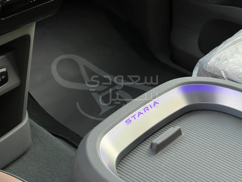 2024 هيونداي ستاريا