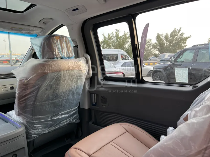 2024 هيونداي ستاريا