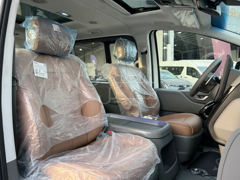 2024 هيونداي ستاريا