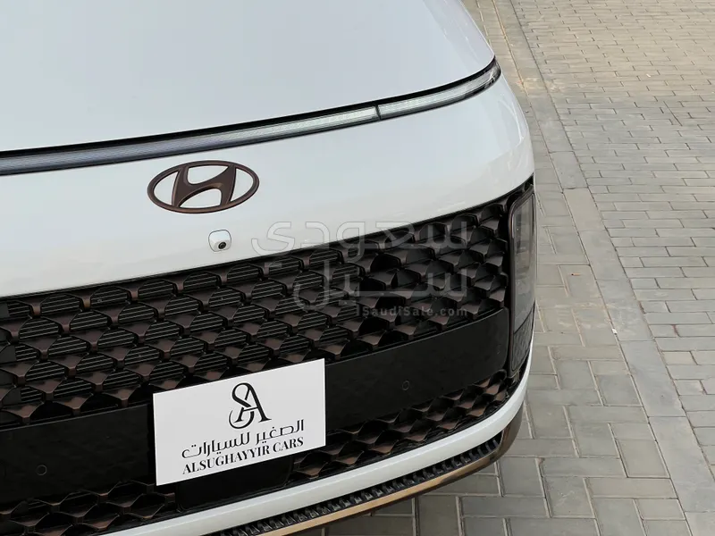 2024 هيونداي ستاريا