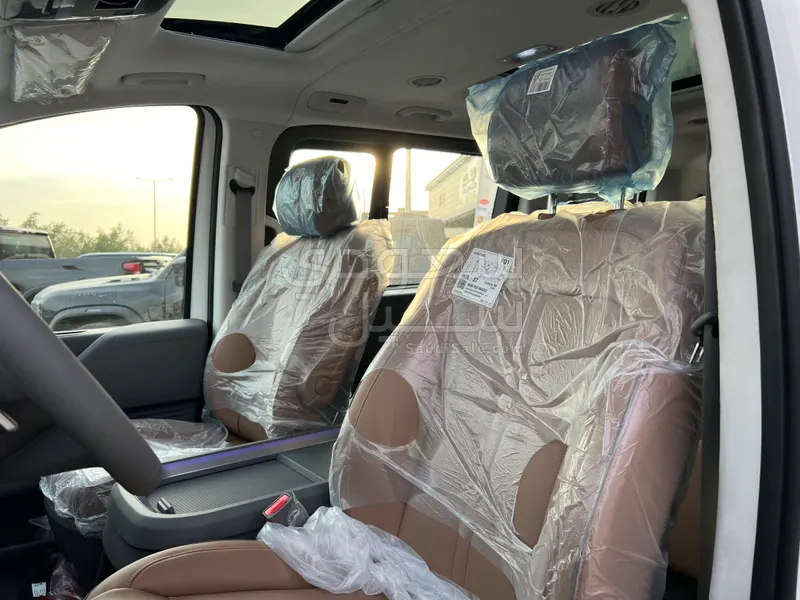 2024 هيونداي ستاريا