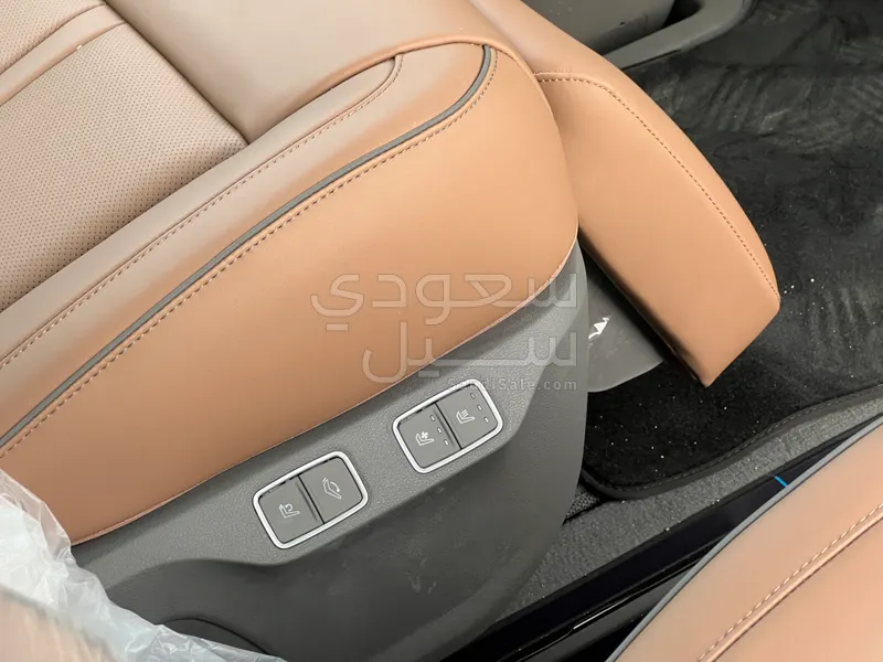 2024 هيونداي ستاريا