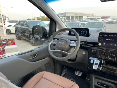 2024 هيونداي ستاريا