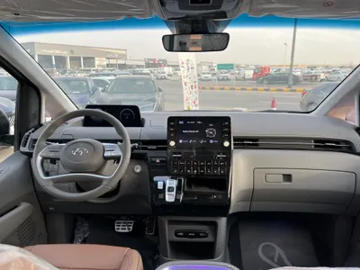 2024 هيونداي ستاريا