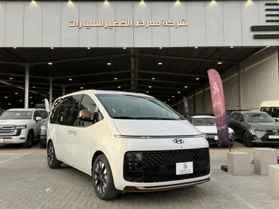 2024 هيونداي ستاريا