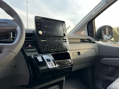 2024 هيونداي ستاريا