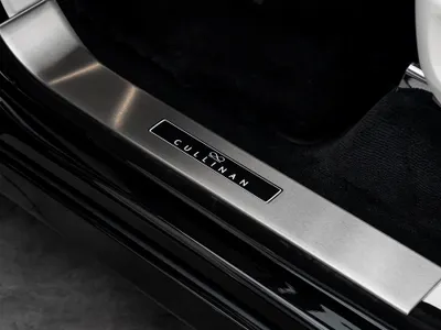 2026 رولز رويس كولينان بلاك بادج