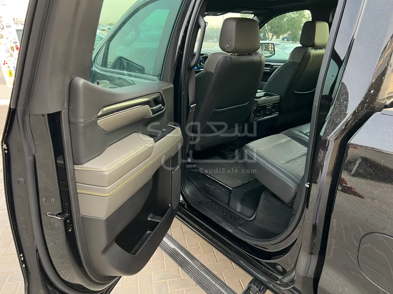 2023 شفروليه سلفرادو زد ار 2