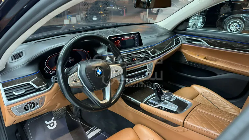 2020 بي ام دبليو الفئة السابعة 740 إل أي