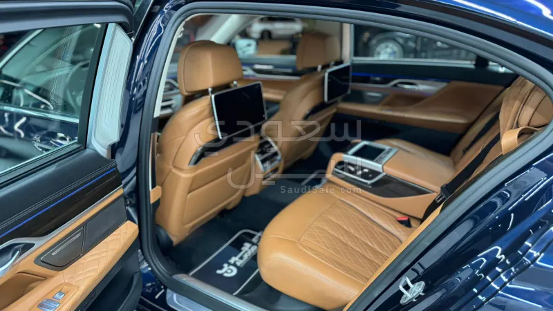 2020 بي ام دبليو الفئة السابعة 740 إل أي