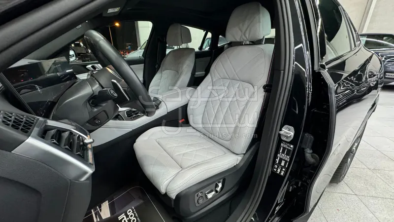 2025 بي ام دبليو الفئة اكس 6