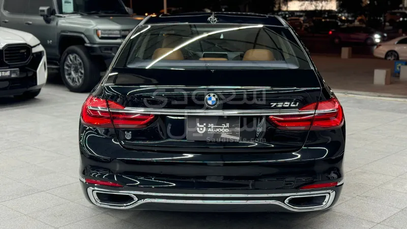 2018 بي ام دبليو الفئة السابعة 730 إل أي