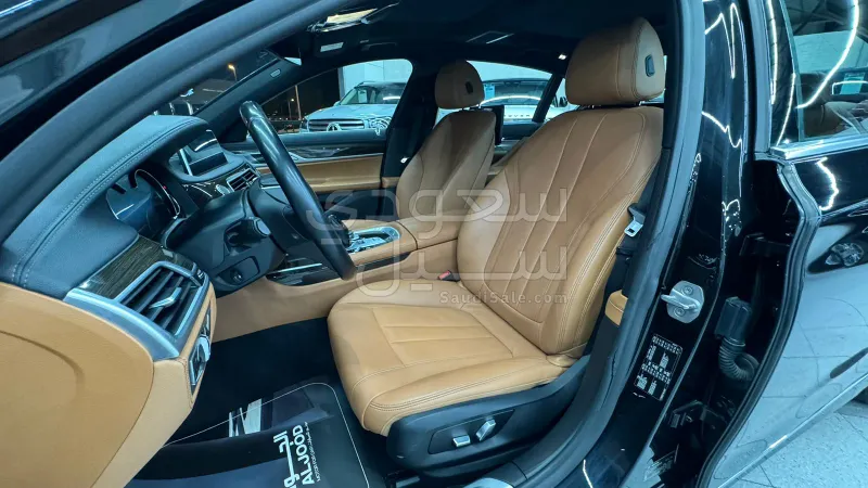 2018 بي ام دبليو الفئة السابعة 730 إل أي