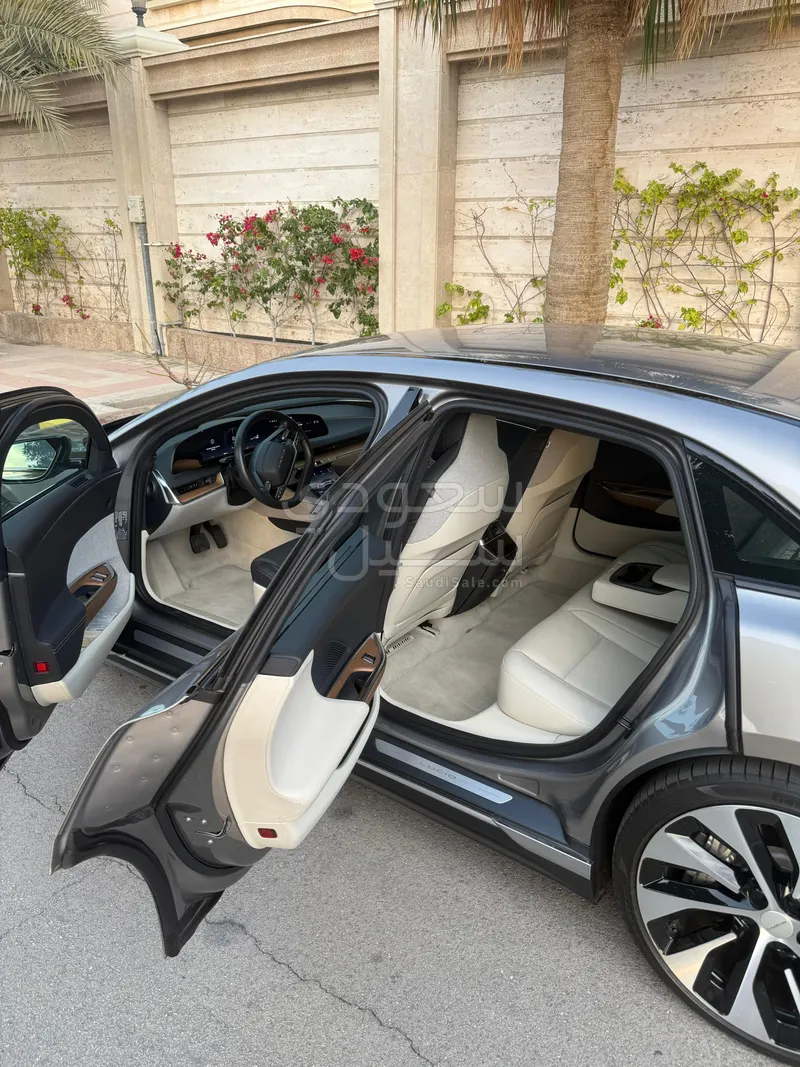 2024 لوسيد اير تورينج