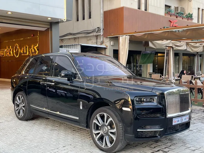 2023 رولز رويس كولينان سلفر بادج