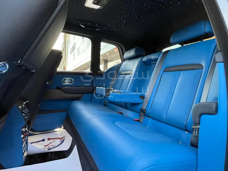 2023 رولز رويس كولينان سلفر بادج