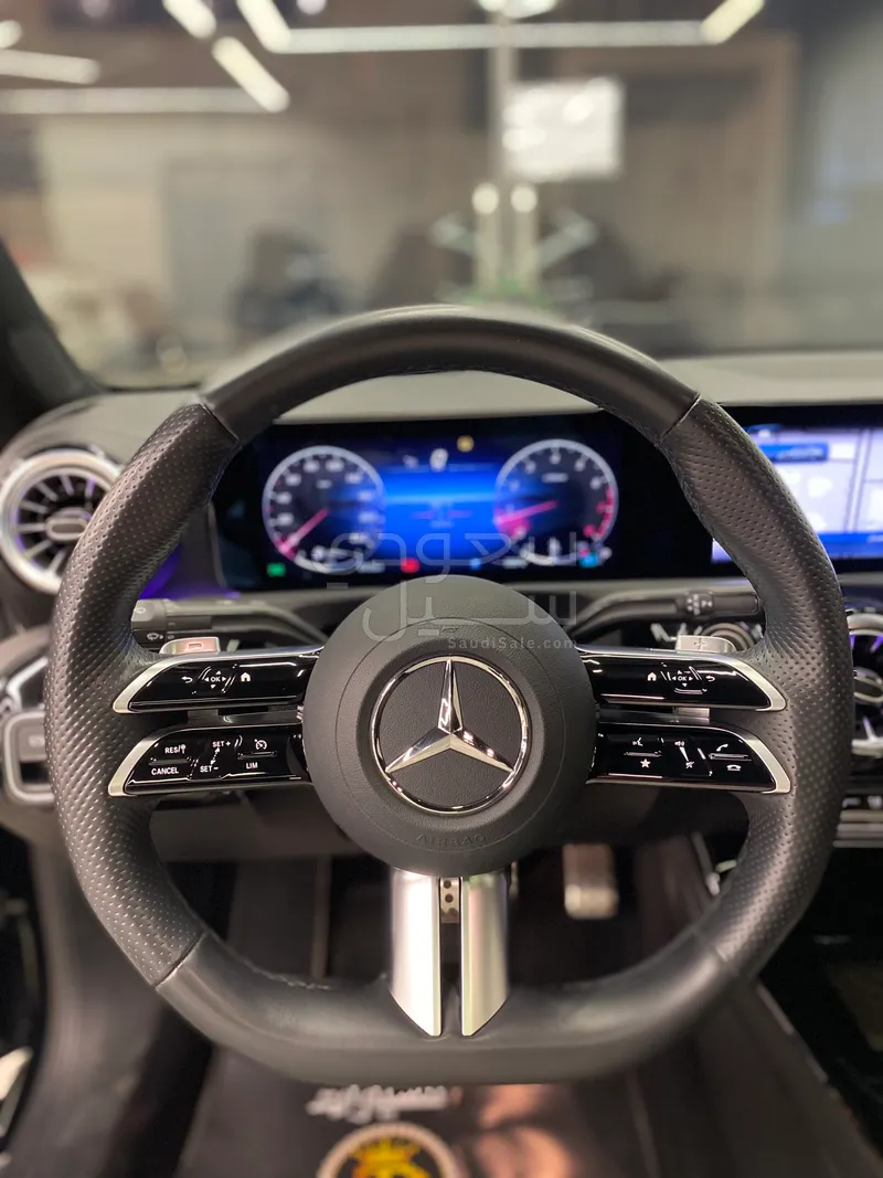 2025 مرسيدس - بنز سي إل أي 200 أي إم جي