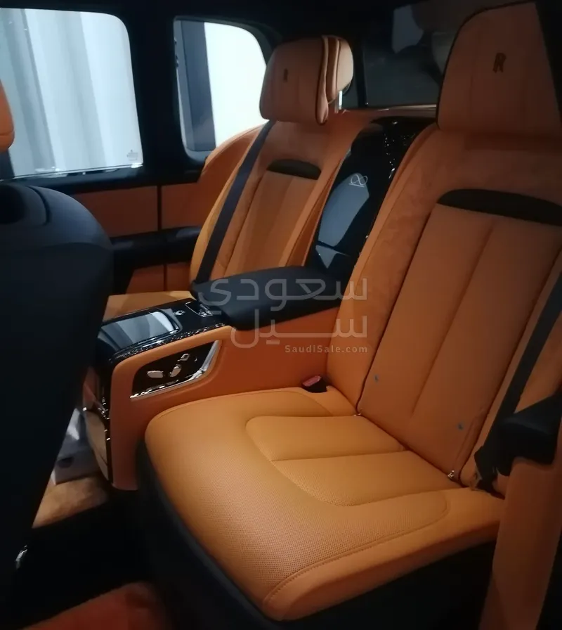 2025 رولز رويس كولينان بلاك بادج