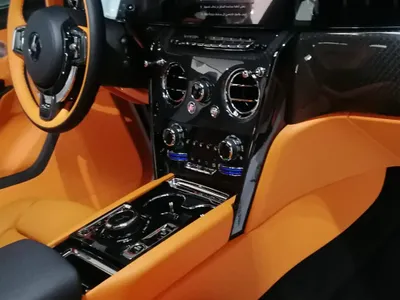 2025 رولز رويس كولينان بلاك بادج