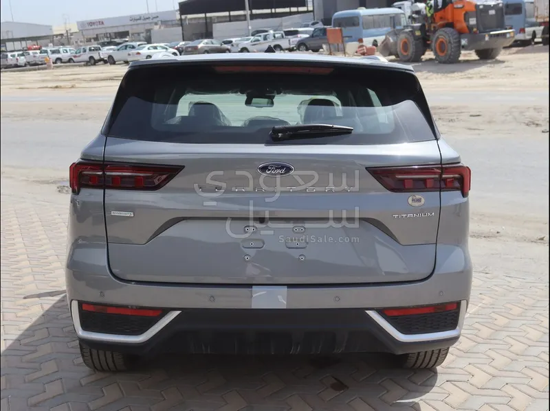 2024 فورد تيريتوري تيتانيوم بلس