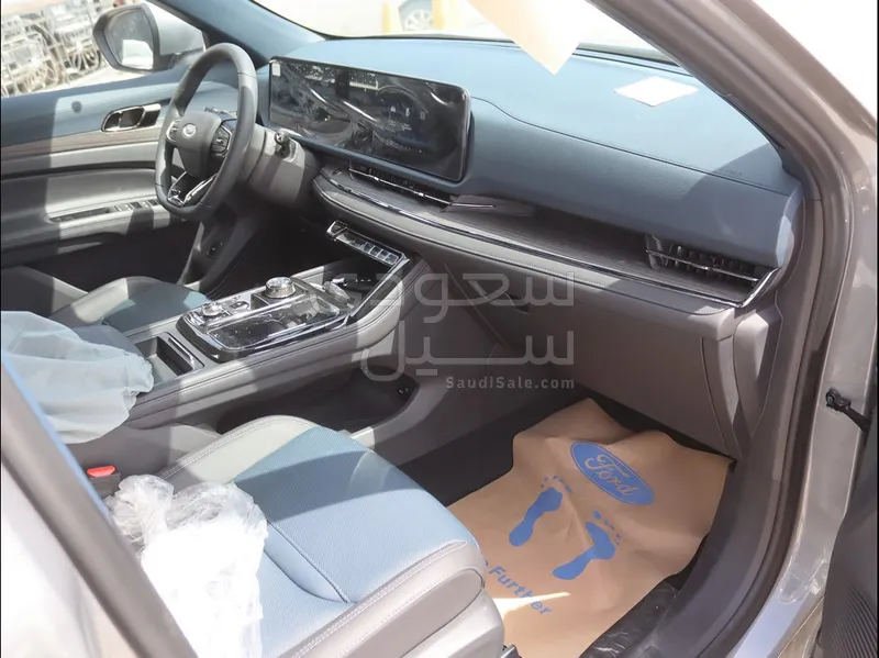 2024 فورد تيريتوري تيتانيوم بلس