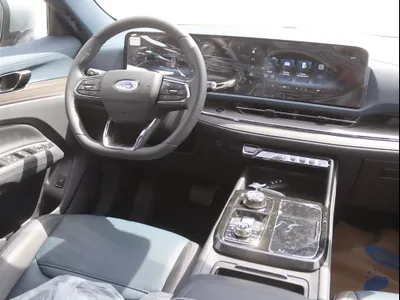 2024 فورد تيريتوري تيتانيوم بلس