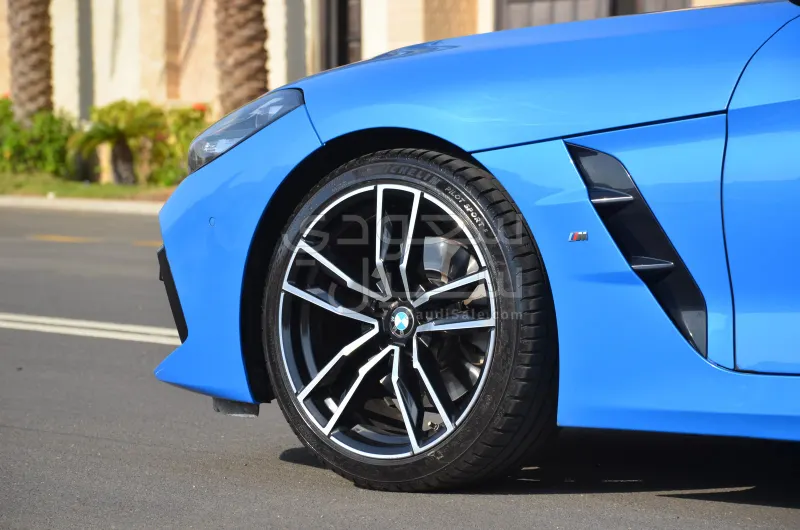 2022 بي ام دبليو الفئة زد 4