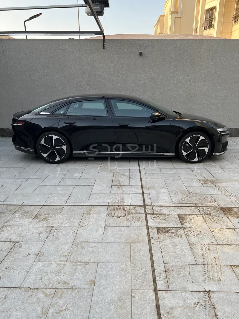 2024 لوسيد اير بيور