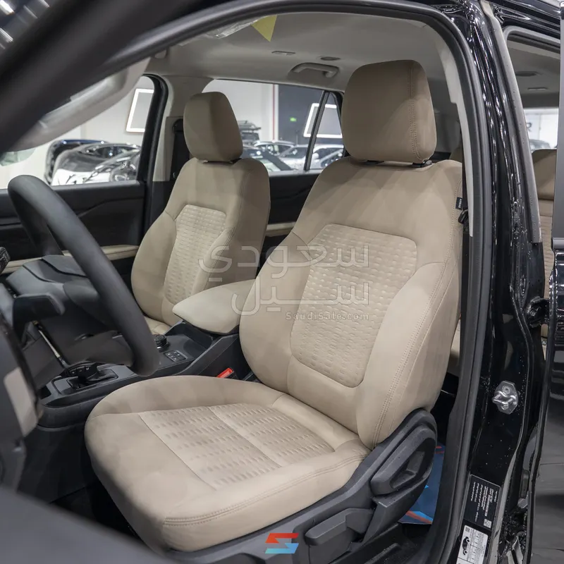 2025 فورد ايفرست