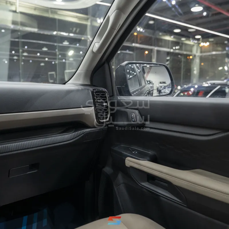 2025 فورد ايفرست