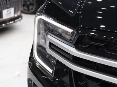 2025 فورد ايفرست