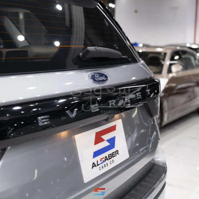 2025 فورد ايفرست