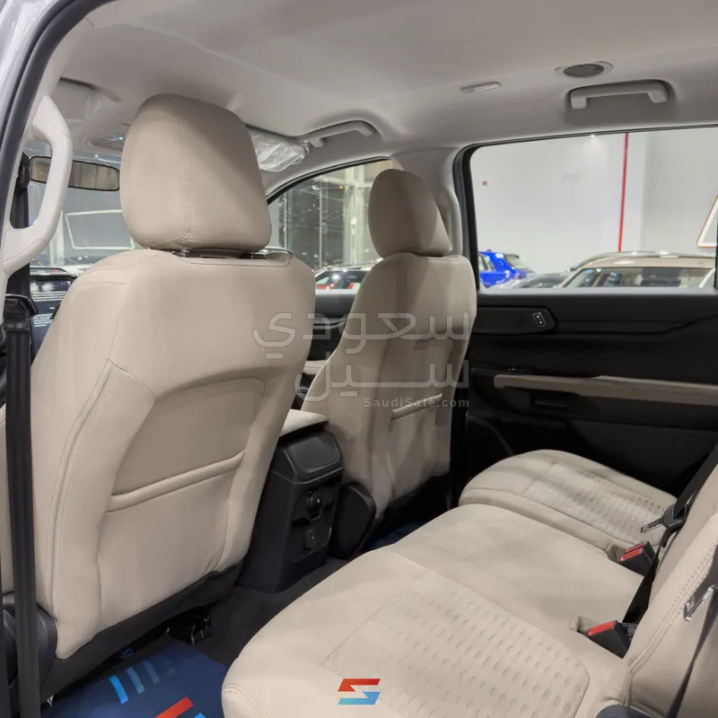 2025 فورد ايفرست