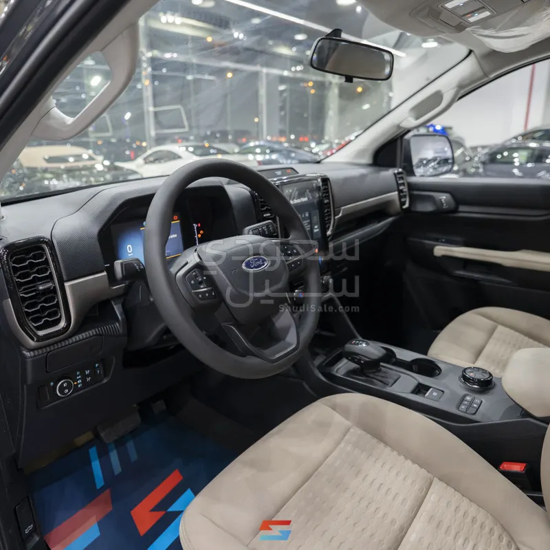 2025 فورد ايفرست