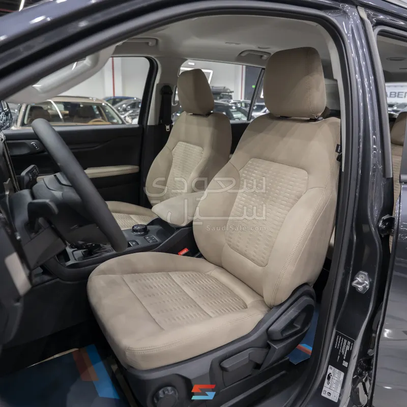 2025 فورد ايفرست