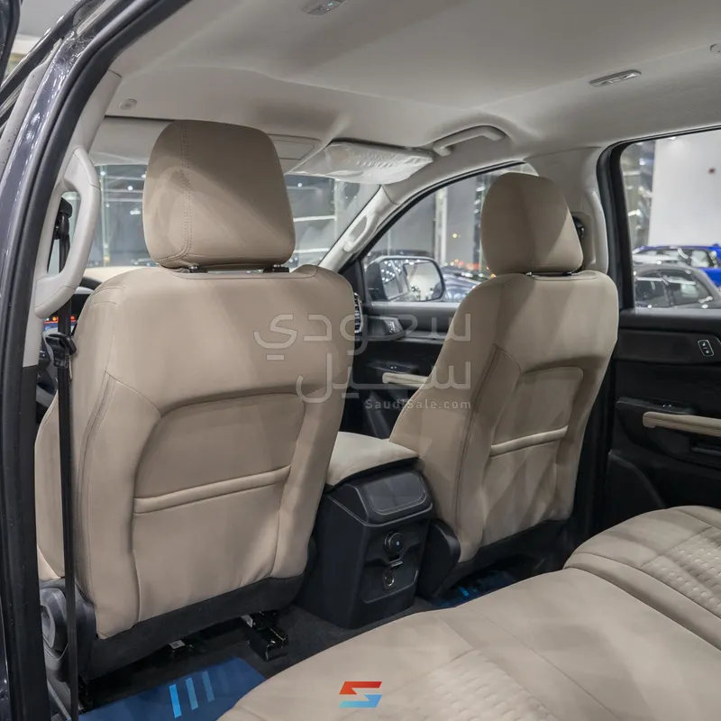 2025 فورد ايفرست