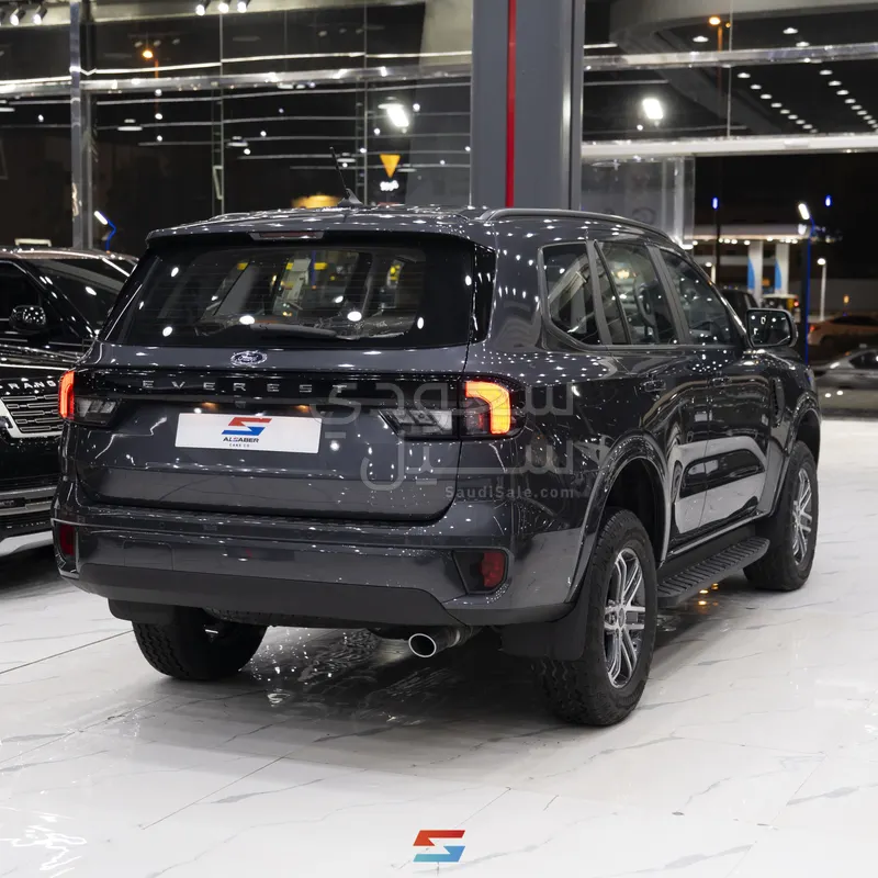 2025 فورد ايفرست