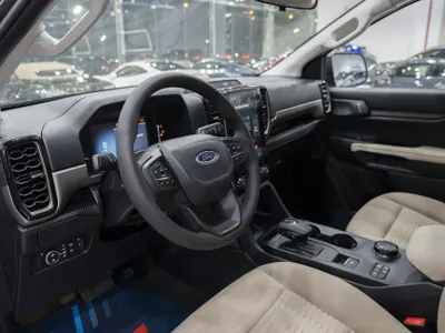 2025 فورد ايفرست