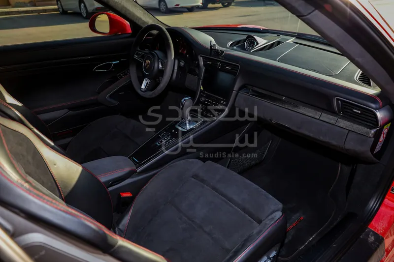 2017 بورش 911 كاريرا جي تي اس