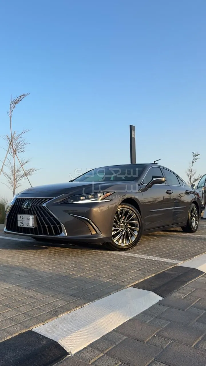 2025 لكزس إي إس 350 دي دي