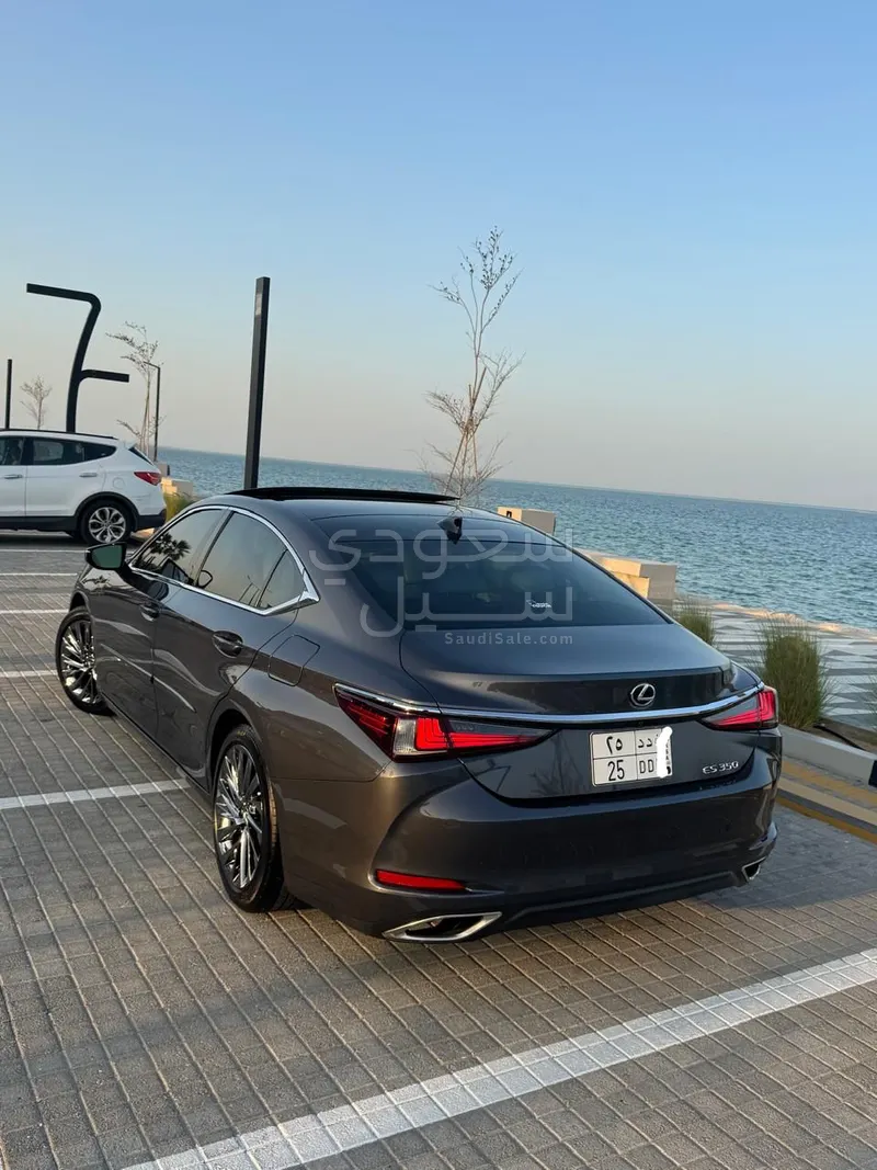 2025 لكزس إي إس 350 دي دي