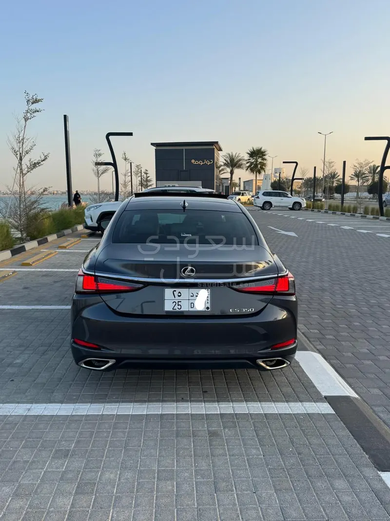 2025 لكزس إي إس 350 دي دي