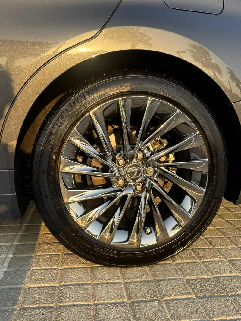 2025 لكزس إي إس 350 دي دي