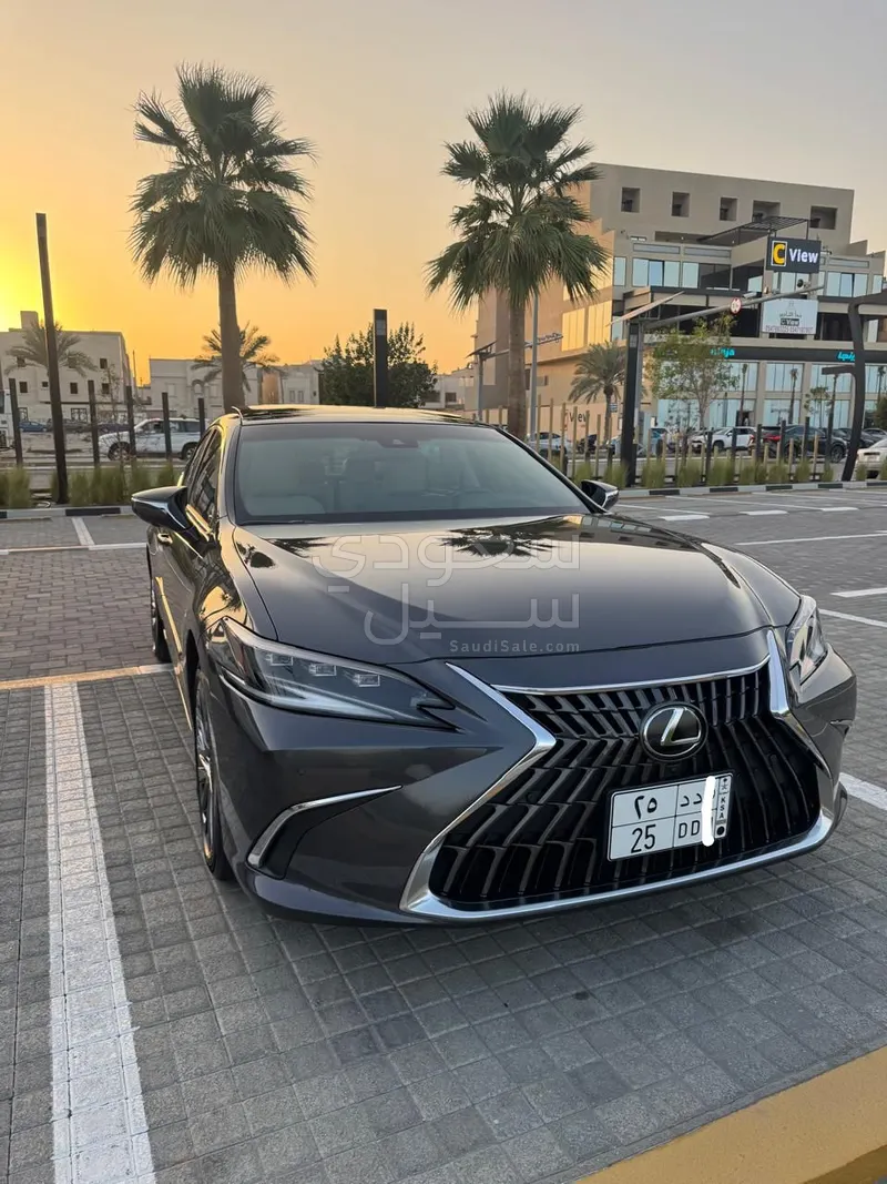 2025 لكزس إي إس 350 دي دي
