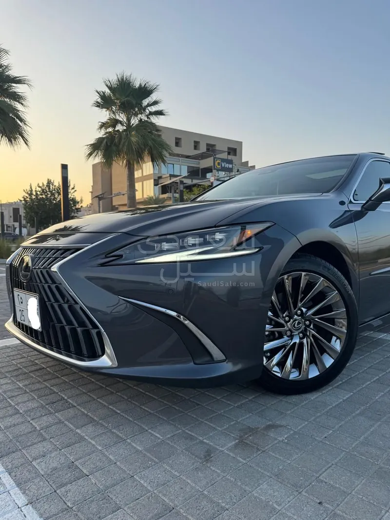 2025 لكزس إي إس 350 دي دي