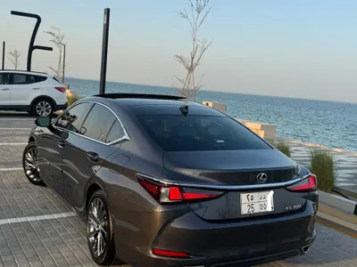 2025 لكزس إي إس 350 دي دي