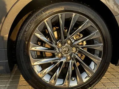 2025 لكزس إي إس 350 دي دي