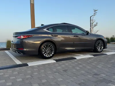 2025 لكزس إي إس 350 دي دي