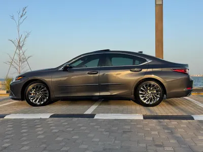 2025 لكزس إي إس 350 دي دي