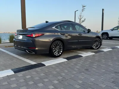 2025 لكزس إي إس 350 دي دي